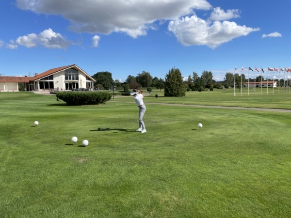 Morska Liga Golfa Postołowo 2022. Sprawdziliśmy, jak przebiega turniej [ZDJĘCIA]-GospodarkaMorska.pl