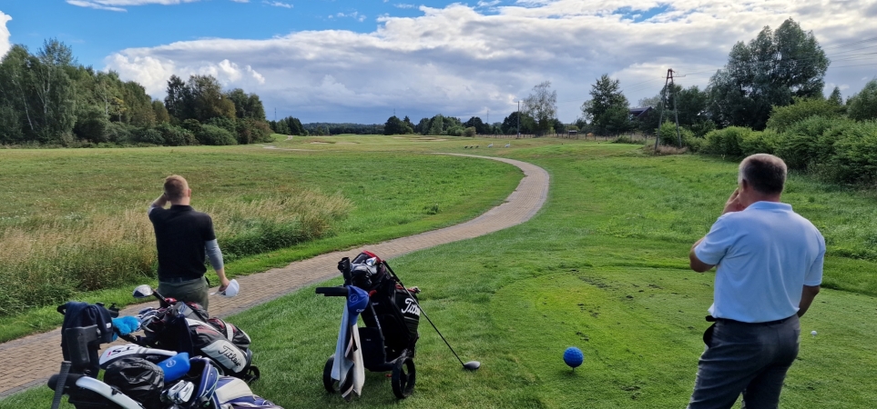 Morska Liga Golfa Postołowo 2022. Sprawdziliśmy, jak przebiega turniej [ZDJĘCIA]-GospodarkaMorska.pl