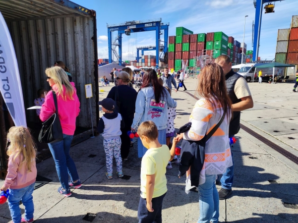 DCT Gdańsk. Terminal obala stereotyp nudnego BHP [WIDEO, ZDJĘCIA]-GospodarkaMorska.pl