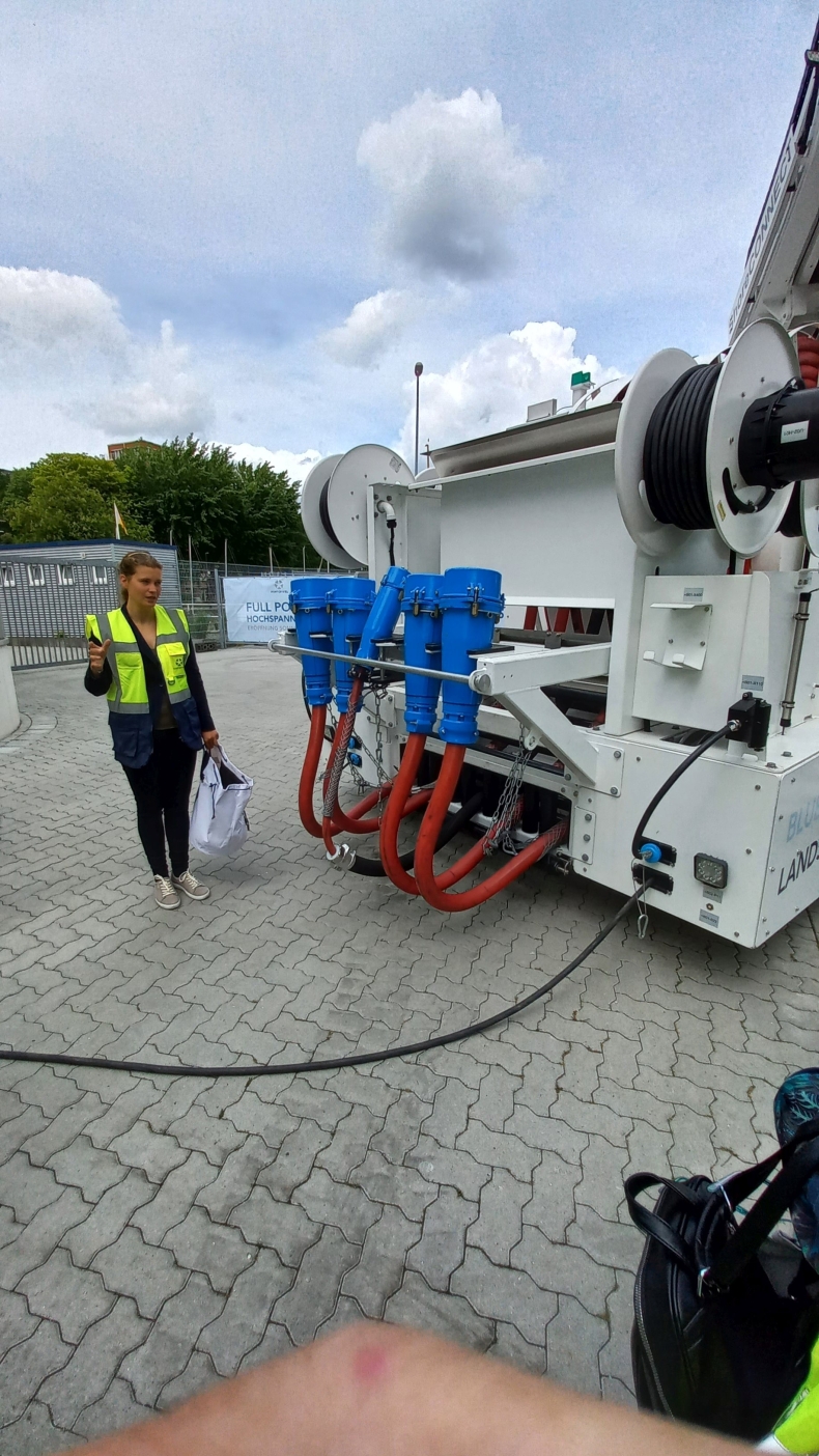 Porty w Sztokholmie idą śladami Kopenhagi i Kilonii. Statki pasażerskie już 2023 będą zasilane energią elektryczną z lądu-GospodarkaMorska.pl