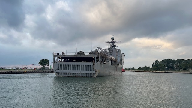 Amerykański desantowiec w Porcie Gdańsk. Jutro jeszcze większy w Porcie Gdynia [GALERIA]-GospodarkaMorska.pl