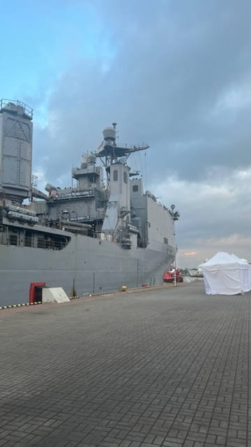 Amerykański desantowiec w Porcie Gdańsk. Jutro jeszcze większy w Porcie Gdynia [GALERIA]-GospodarkaMorska.pl