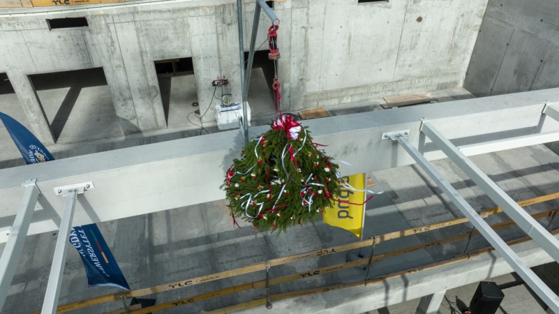 Centrum Offshore Uniwersytetu Morskiego w Gdyni za niecały rok. Wiecha zawieszona na budowie [WIDEO, ZDJĘCIA]-GospodarkaMorska.pl