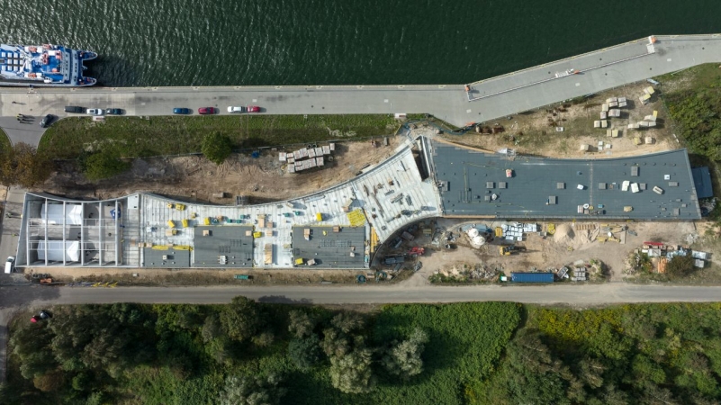 Centrum Offshore Uniwersytetu Morskiego w Gdyni za niecały rok. Wiecha zawieszona na budowie [WIDEO, ZDJĘCIA]-GospodarkaMorska.pl