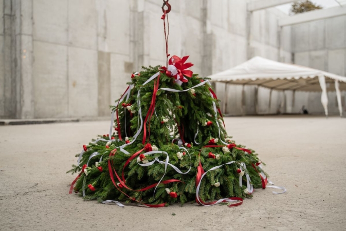 Centrum Offshore Uniwersytetu Morskiego w Gdyni za niecały rok. Wiecha zawieszona na budowie [WIDEO, ZDJĘCIA]-GospodarkaMorska.pl