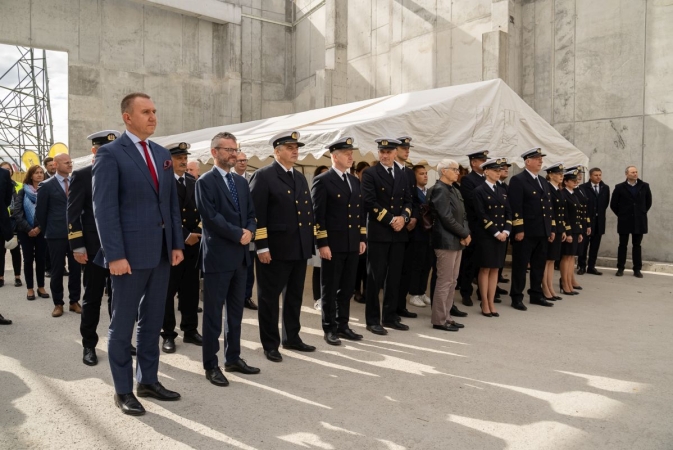 Centrum Offshore Uniwersytetu Morskiego w Gdyni za niecały rok. Wiecha zawieszona na budowie [WIDEO, ZDJĘCIA]-GospodarkaMorska.pl