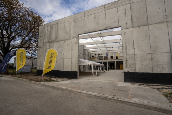 Centrum Offshore Uniwersytetu Morskiego w Gdyni za niecały rok. Wiecha zawieszona na budowie [WIDEO, ZDJĘCIA]-GospodarkaMorska.pl