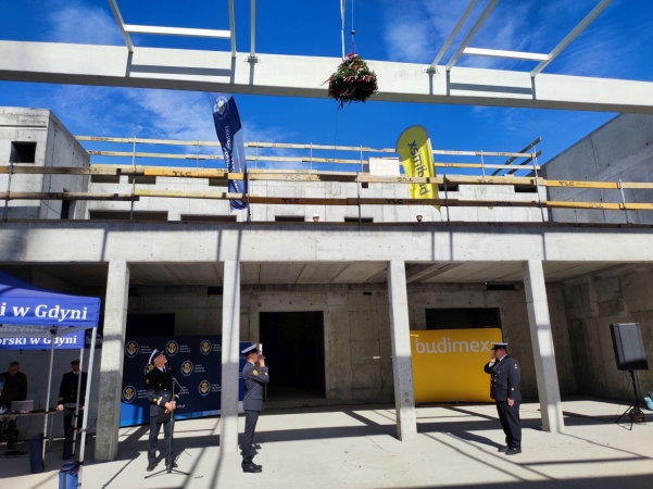 Centrum Offshore Uniwersytetu Morskiego w Gdyni za niecały rok. Wiecha zawieszona na budowie [WIDEO, ZDJĘCIA]-GospodarkaMorska.pl