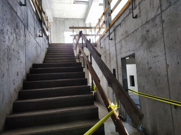 Centrum Offshore Uniwersytetu Morskiego w Gdyni za niecały rok. Wiecha zawieszona na budowie [WIDEO, ZDJĘCIA]-GospodarkaMorska.pl