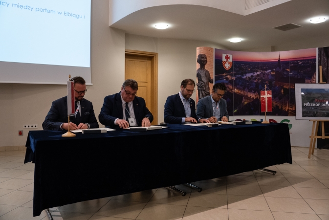 Jakie szanse stoją przed Elblągiem i tamtejszym portem? Konferencja „Obierz kurs na Elbląg” [WIDEO]-GospodarkaMorska.pl