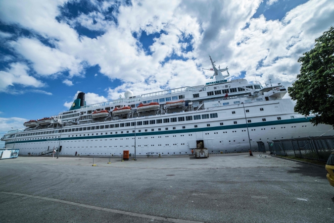 Luksusowy Albatros przypłynął do Gdańska-GospodarkaMorska.pl