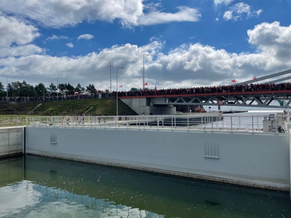 Otwarcie kanału żeglugowego przez Mierzeję Wiślaną [WIDEO]-GospodarkaMorska.pl