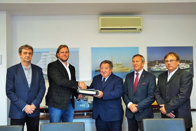 Przekazanie dokumentów dla ORP Mewa. PRS kończy nadzór nad budową jednostki-GospodarkaMorska.pl