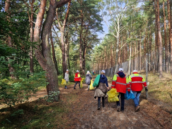 Go Green w DCT Gdańsk. Trwa kampania promująca świadomość klimatyczną [ZDJĘCIA]-GospodarkaMorska.pl
