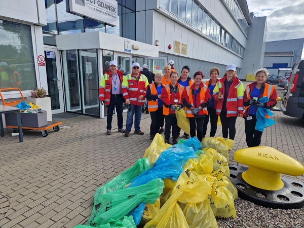 Go Green w DCT Gdańsk. Trwa kampania promująca świadomość klimatyczną [ZDJĘCIA]-GospodarkaMorska.pl