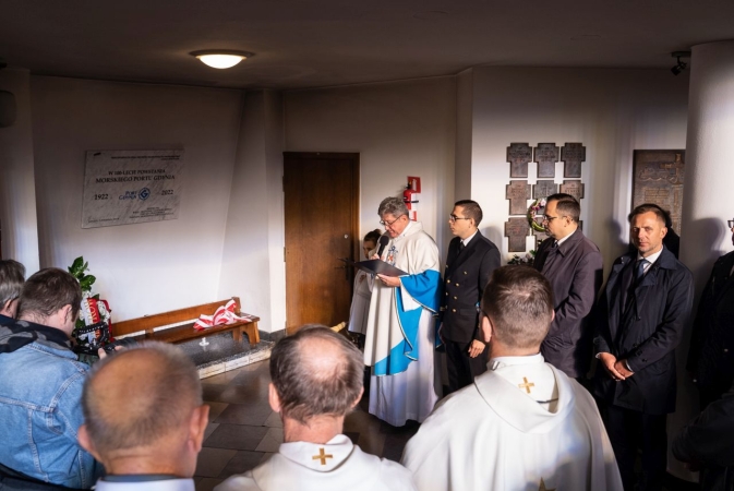 100-lecie Portu Gdynia. Wenda i Kwiatkowski upamiętnieni [WIDEO]-GospodarkaMorska.pl