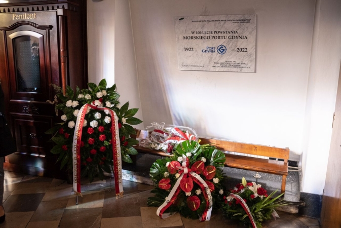 100-lecie Portu Gdynia. Wenda i Kwiatkowski upamiętnieni [WIDEO]-GospodarkaMorska.pl