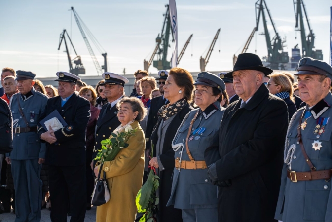 100-lecie Portu Gdynia. Wenda i Kwiatkowski upamiętnieni [WIDEO]-GospodarkaMorska.pl