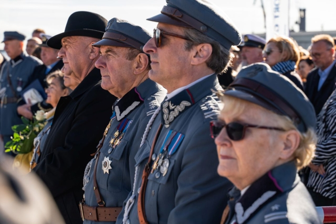 100-lecie Portu Gdynia. Wenda i Kwiatkowski upamiętnieni [WIDEO]-GospodarkaMorska.pl