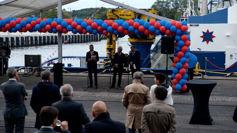 Fairplay-37 ochrzczony i gotowy do akcji [WIDEO, ZDJĘCIA]-GospodarkaMorska.pl