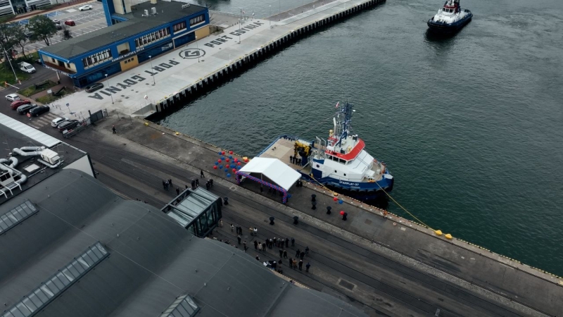 Fairplay-37 ochrzczony i gotowy do akcji [WIDEO, ZDJĘCIA]-GospodarkaMorska.pl