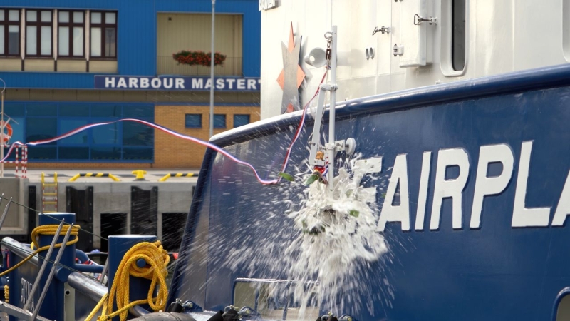 Fairplay-37 ochrzczony i gotowy do akcji [WIDEO, ZDJĘCIA]-GospodarkaMorska.pl