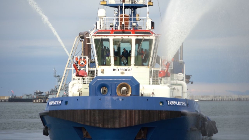 Fairplay-37 ochrzczony i gotowy do akcji [WIDEO, ZDJĘCIA]-GospodarkaMorska.pl