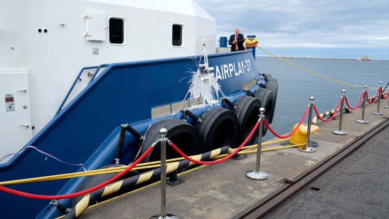 Fairplay-37 ochrzczony i gotowy do akcji [WIDEO, ZDJĘCIA]-GospodarkaMorska.pl