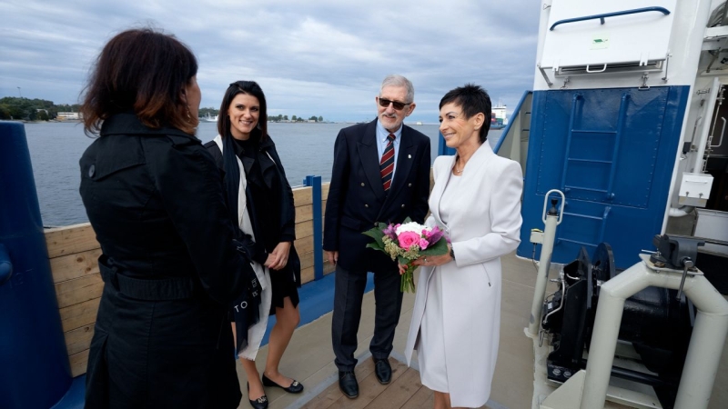 Fairplay-37 ochrzczony i gotowy do akcji [WIDEO, ZDJĘCIA]-GospodarkaMorska.pl