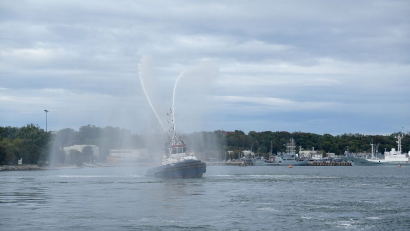 Fairplay-37 ochrzczony i gotowy do akcji [WIDEO, ZDJĘCIA]-GospodarkaMorska.pl