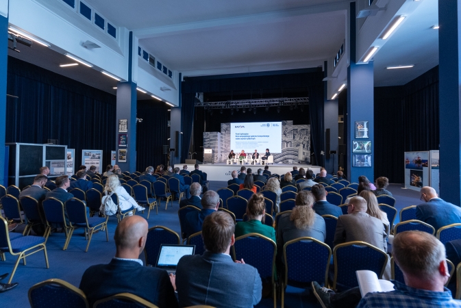 IX Forum Korytarza Transportowego Bałtyk-Adriatyk [WIDEO]-GospodarkaMorska.pl