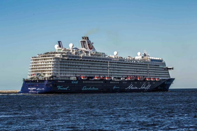 Luksusowy Mein Schiff 6 ponownie w gdyńskim porcie-GospodarkaMorska.pl