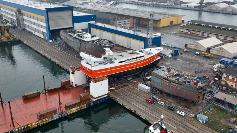 Stocznia Karstensen. Wodowanie statku rybackiego Sille Marie [WIDEO]-GospodarkaMorska.pl