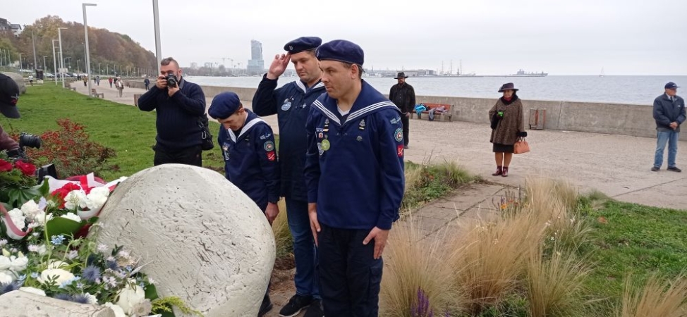 Żeglarze oddali hołd żeglarzom-GospodarkaMorska.pl