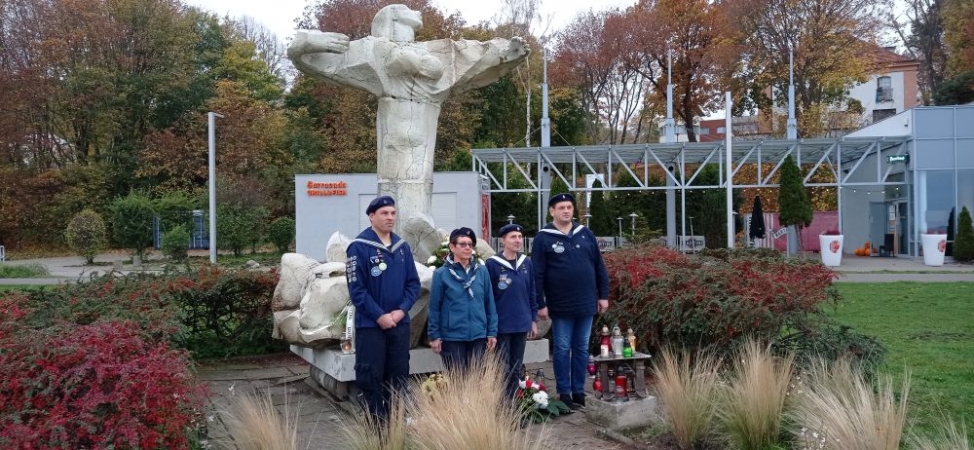 Żeglarze oddali hołd żeglarzom-GospodarkaMorska.pl