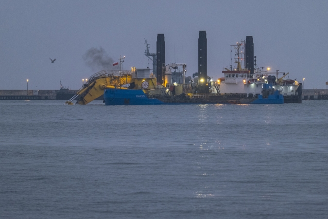 Port Gdynia. Ruszyło pogłębianie basenów portowych-GospodarkaMorska.pl