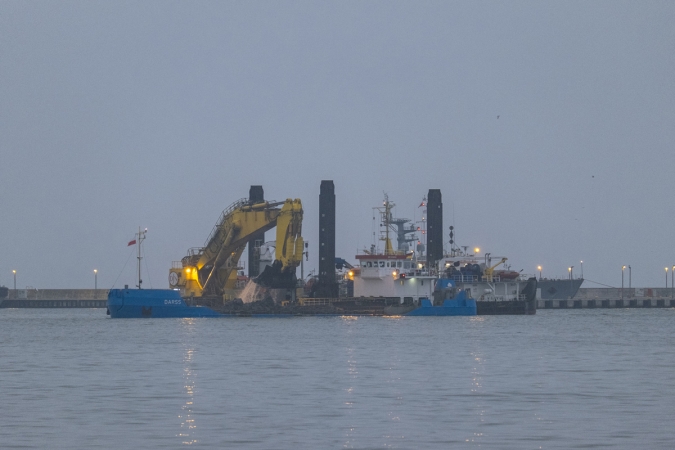 Port Gdynia. Ruszyło pogłębianie basenów portowych-GospodarkaMorska.pl