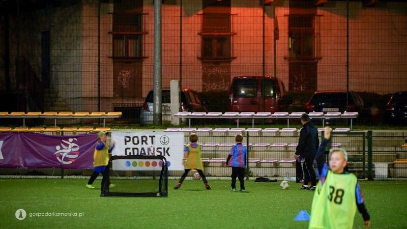 Port Gdańsk kolejny rok wspiera młodych sportowców z Nowego Portu [WIDEO]-GospodarkaMorska.pl