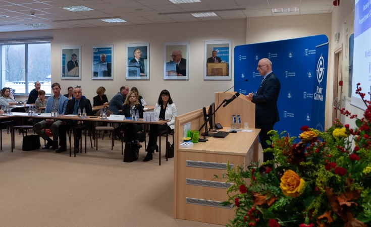 Wspominając przeszłość i spoglądając w przyszłość. Seminarium z okazji 100-lecia Portu Gdynia-GospodarkaMorska.pl