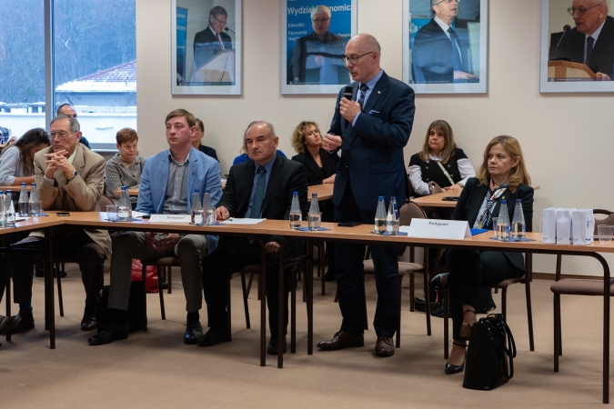 Wspominając przeszłość i spoglądając w przyszłość. Seminarium z okazji 100-lecia Portu Gdynia-GospodarkaMorska.pl