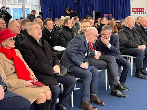 Strażak-28 ochrzczony i z banderą [FOTO]-GospodarkaMorska.pl