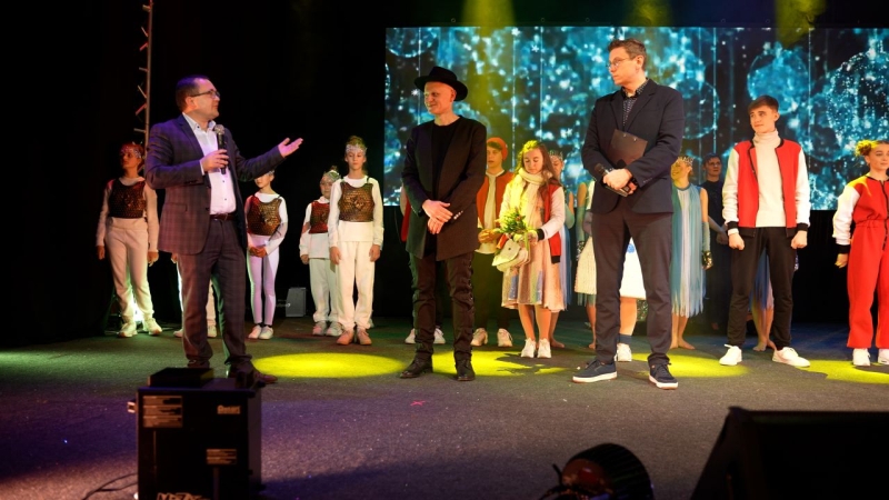 Port Gdańsk wspiera słynny ukraiński musical świąteczny [WIDEO, ZDJĘCIA]-GospodarkaMorska.pl