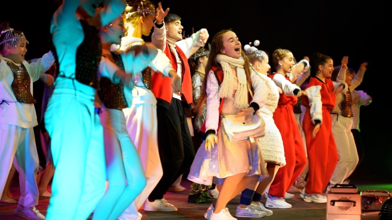 Port Gdańsk wspiera słynny ukraiński musical świąteczny [WIDEO, ZDJĘCIA]-GospodarkaMorska.pl