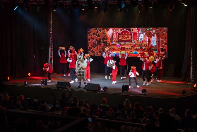 Port Gdańsk wspiera słynny ukraiński musical świąteczny [WIDEO, ZDJĘCIA]-GospodarkaMorska.pl