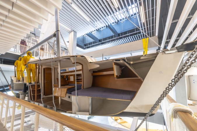 Ten eksponat pobudza wyobraźnię. Historia żeglarstwa pod sufitem MCN [ZDJĘCIA]-GospodarkaMorska.pl