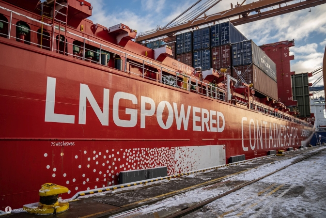 Ekologiczny serwis feederowy w GCT-GospodarkaMorska.pl