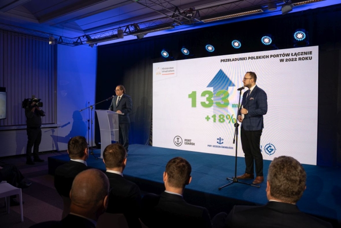 [WIDEO] Wyniki przeładunkowe polskich portów w 2022 roku - konferencja -GospodarkaMorska.pl