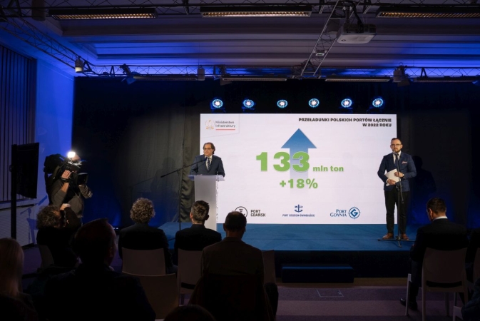[WIDEO] Wyniki przeładunkowe polskich portów w 2022 roku - konferencja -GospodarkaMorska.pl