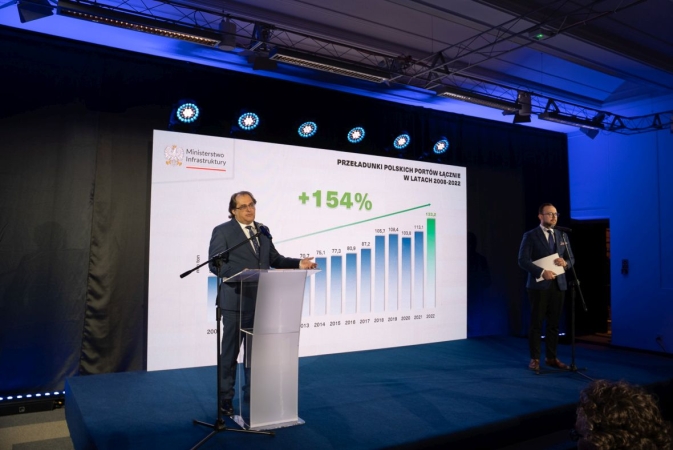[WIDEO] Wyniki przeładunkowe polskich portów w 2022 roku - konferencja -GospodarkaMorska.pl