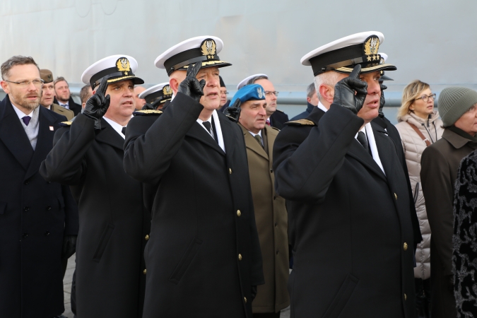 Przekazanie obowiązków dowódcy 8. Flotylli Obrony Wybrzeża [GALERIA]-GospodarkaMorska.pl